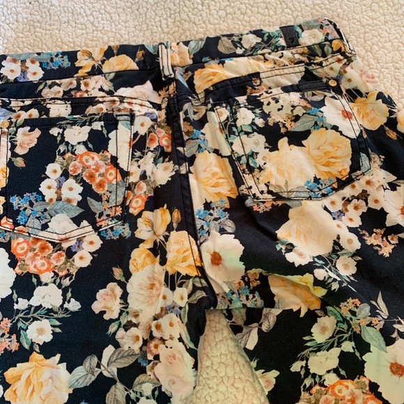7 For All Mankind Midnight Floral Skinny Jeans - Picture 7 of 8